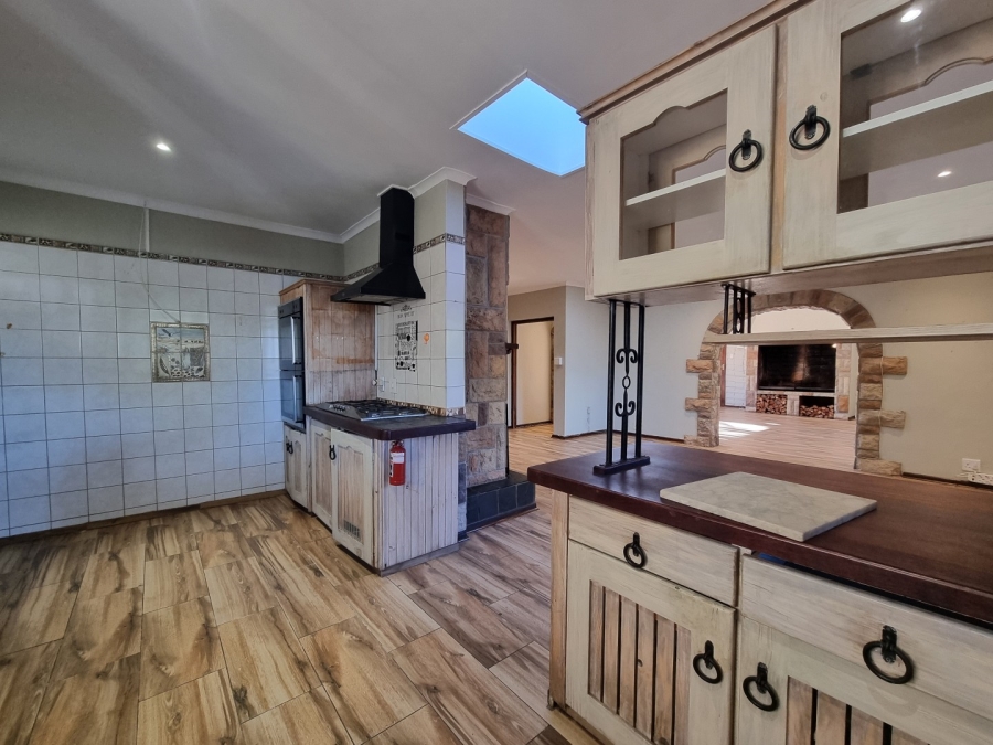 4 Bedroom Property for Sale in Table View Western Cape